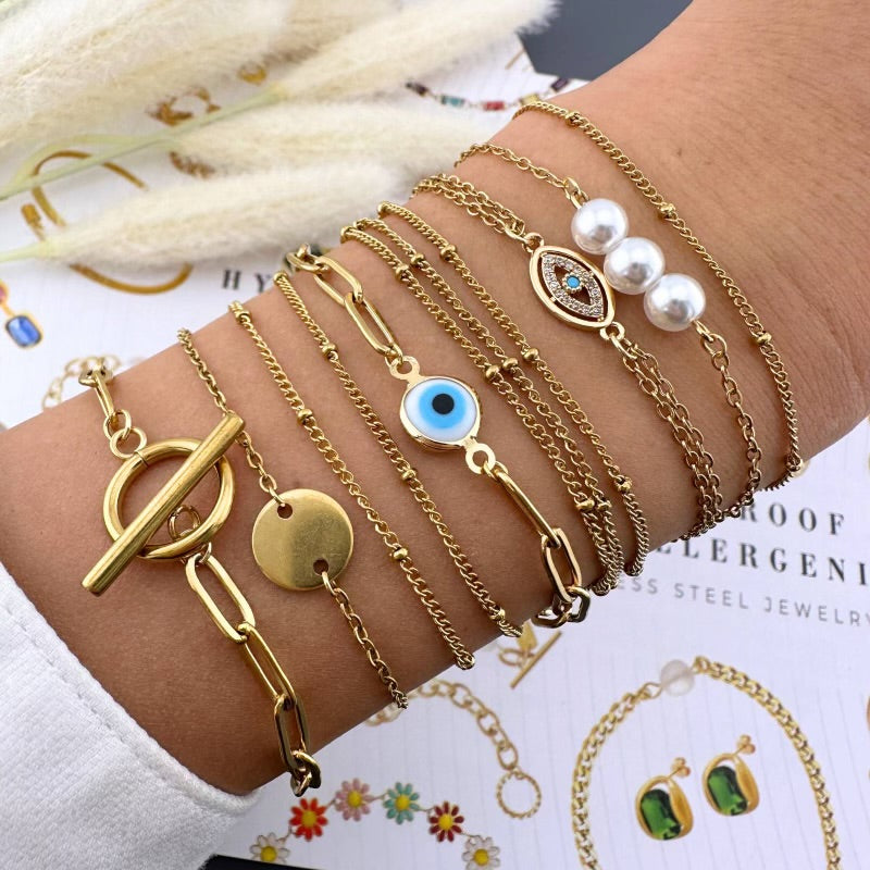 Pearly minimalist double layered bracelet