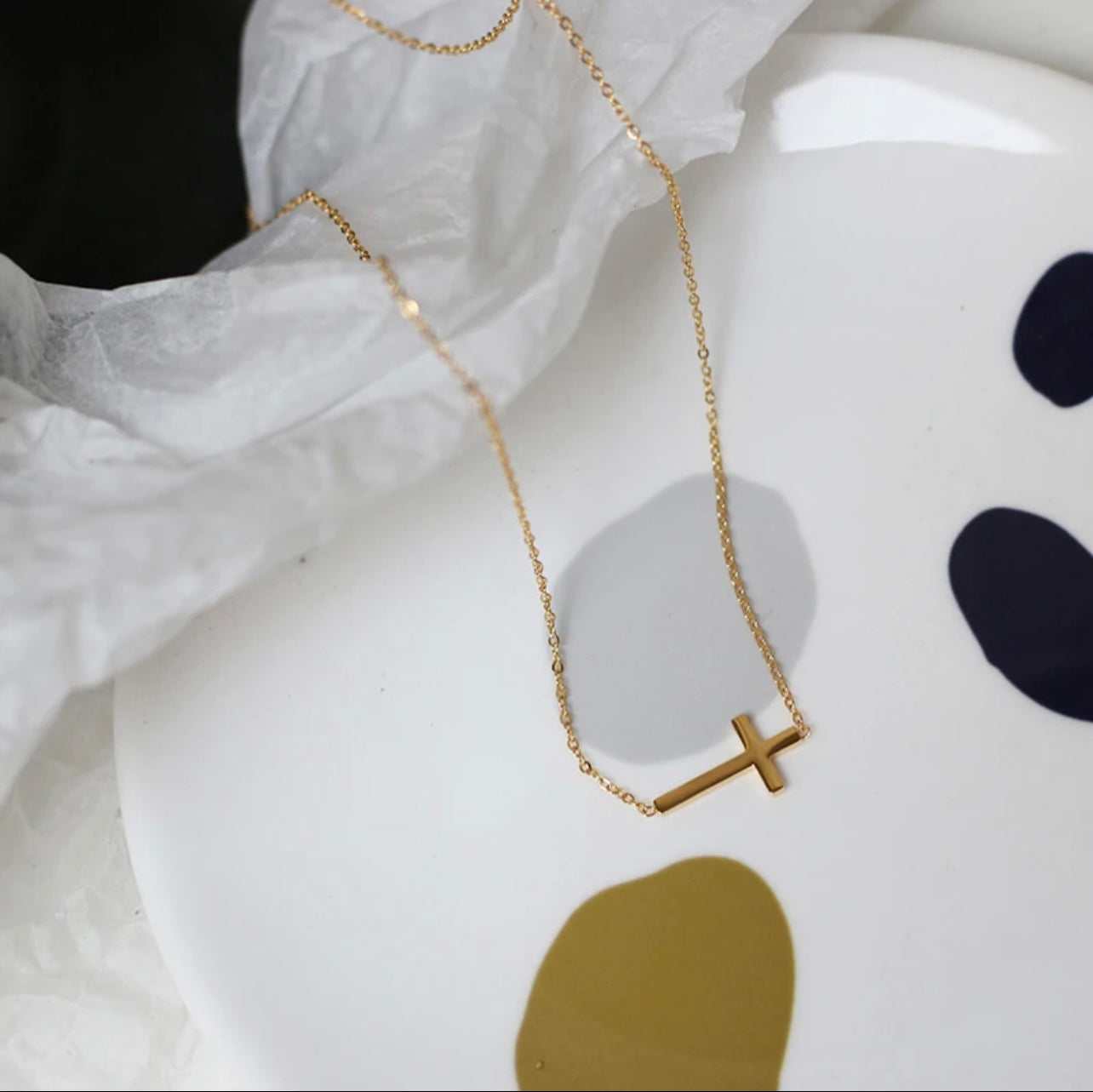 Simplicity holy Cross necklace