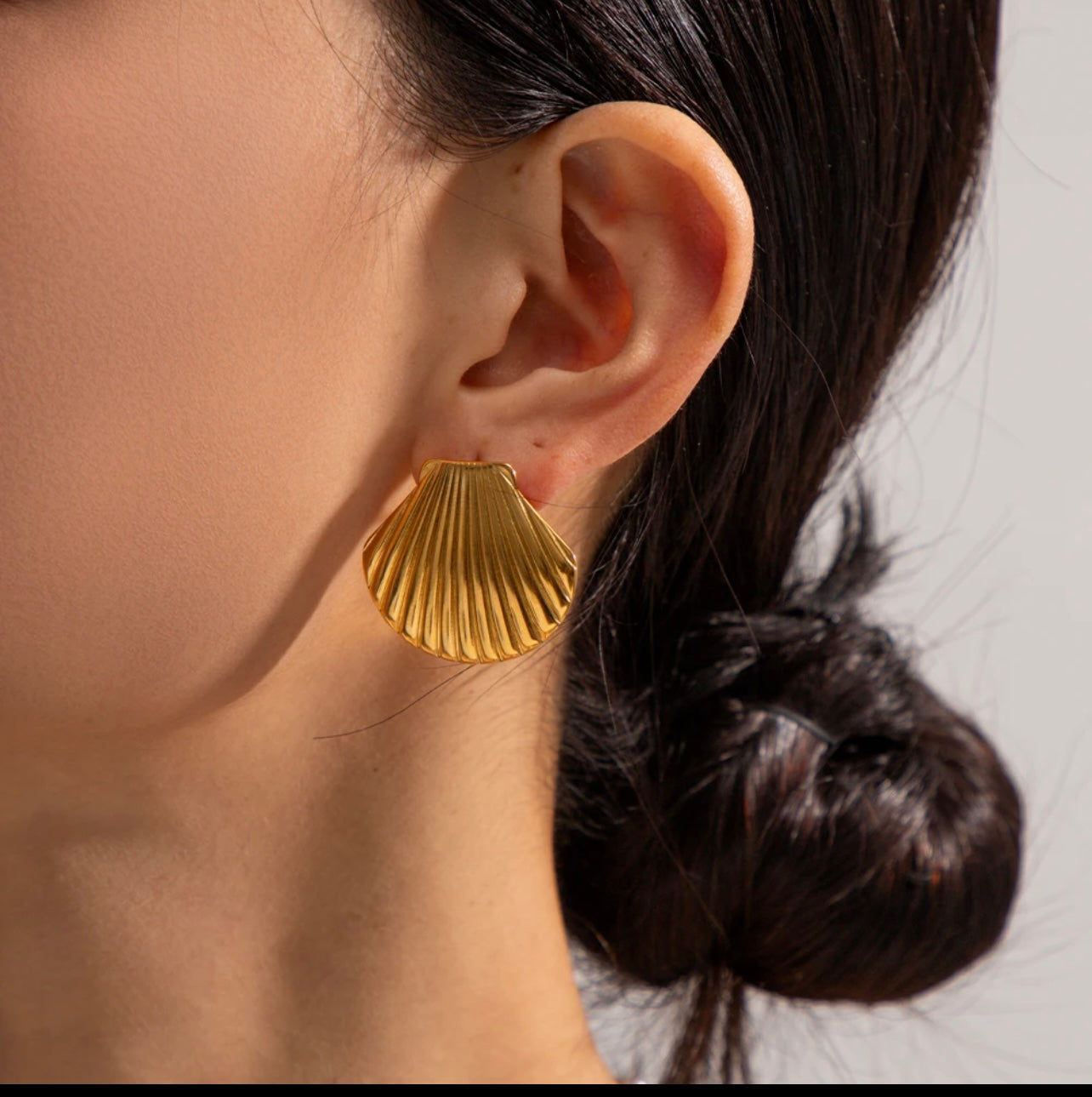 Large seashell stud earrings