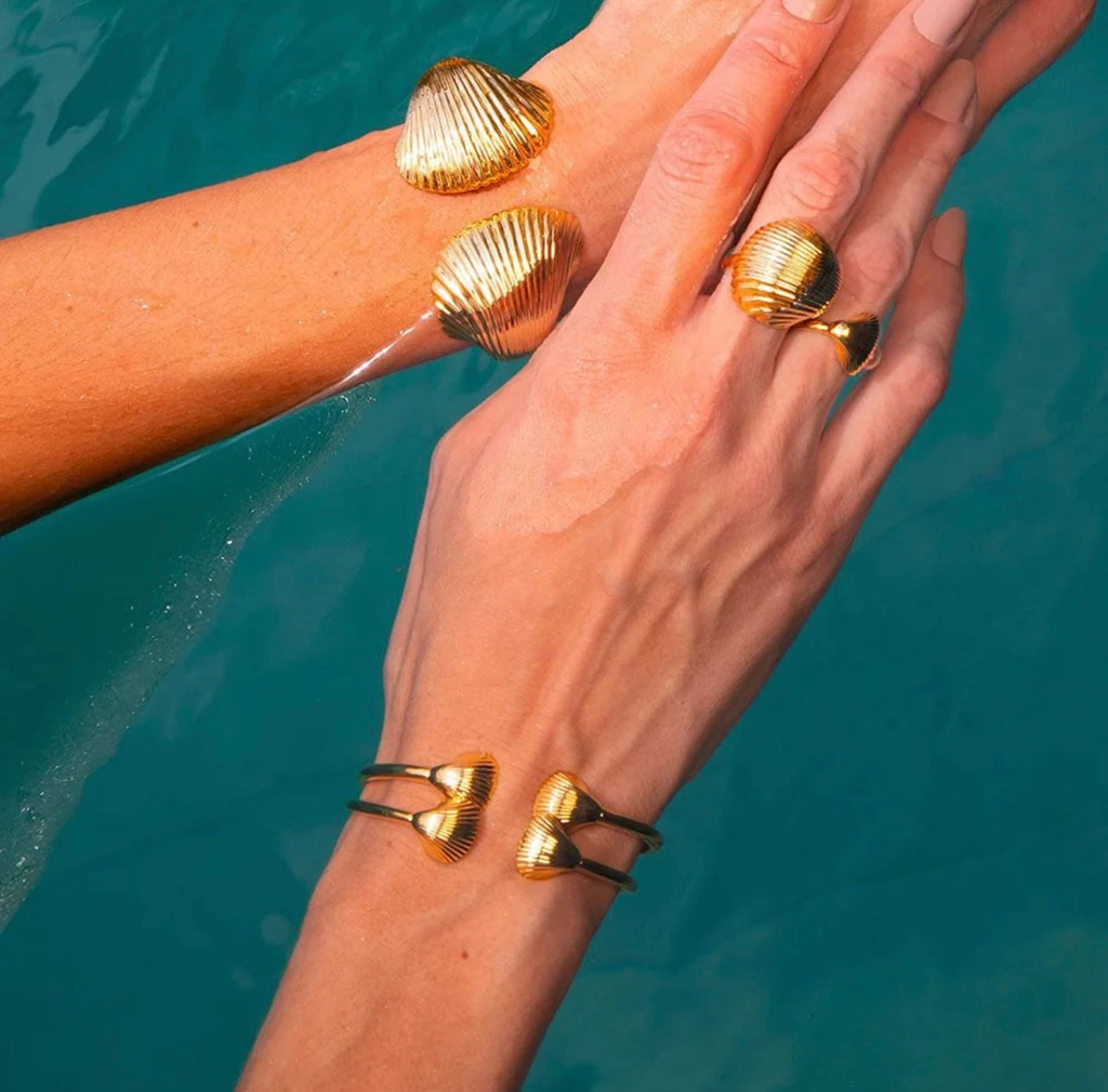 Large Scallop bangle