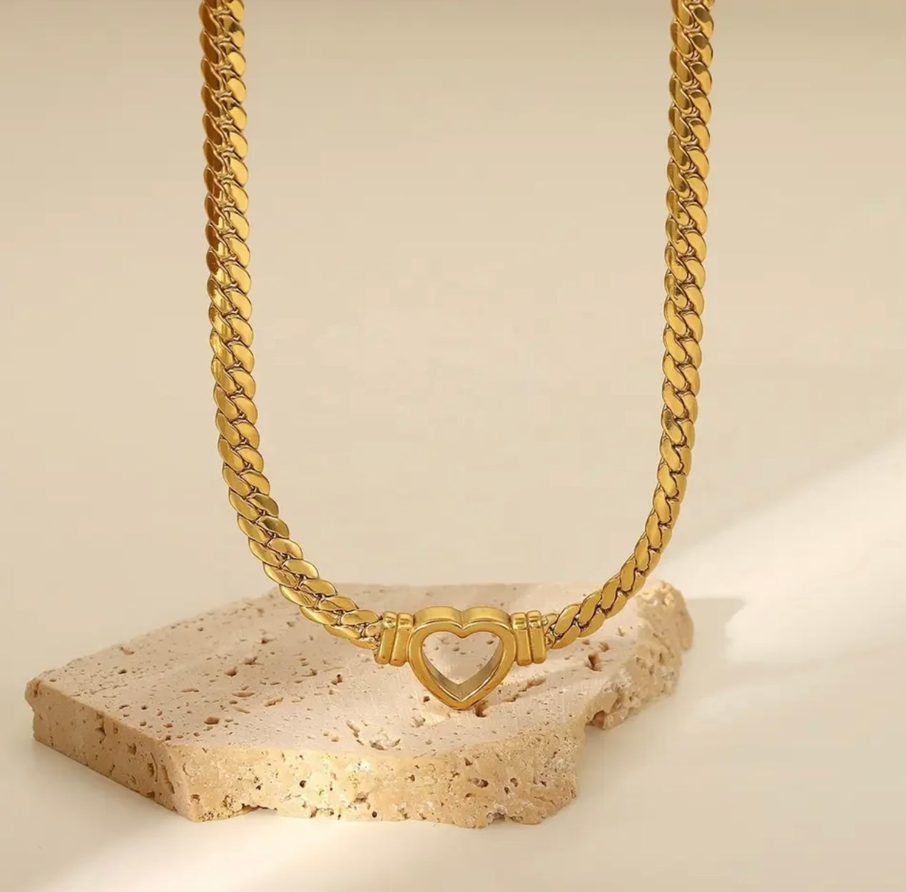 Mírame! Heart Cuban link choker necklace