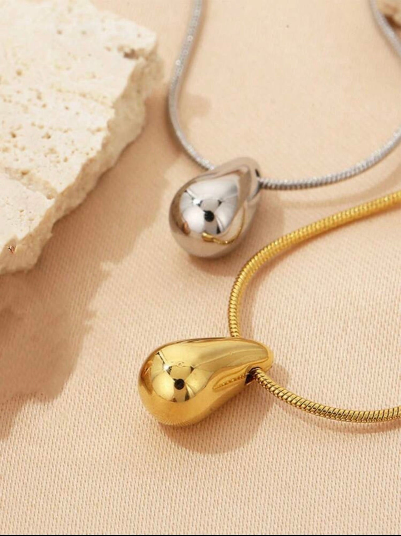 Micro teardrop earring and necklace set