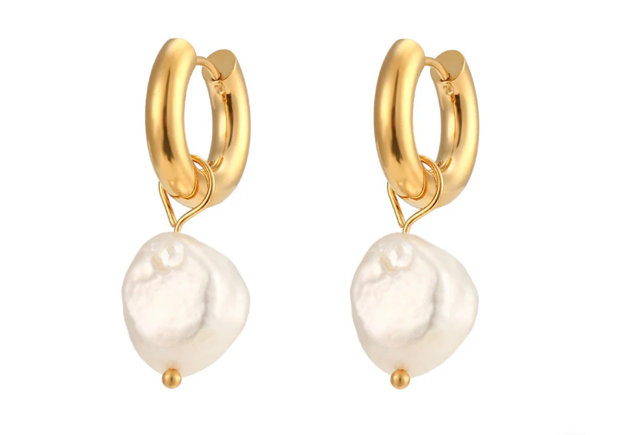 Fresh water pearl earrings