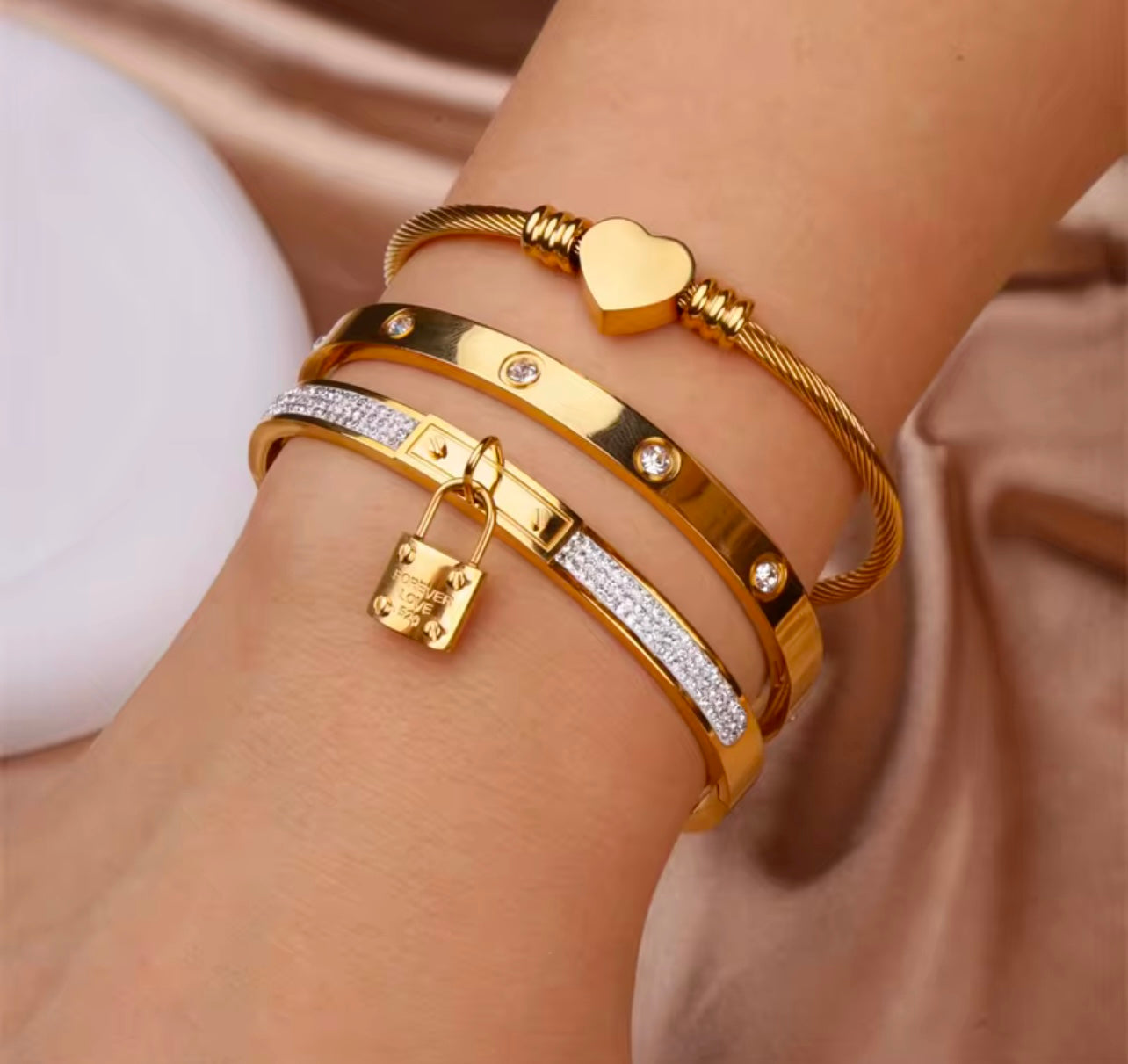 High quality gold with diamonds bangle bracelet
