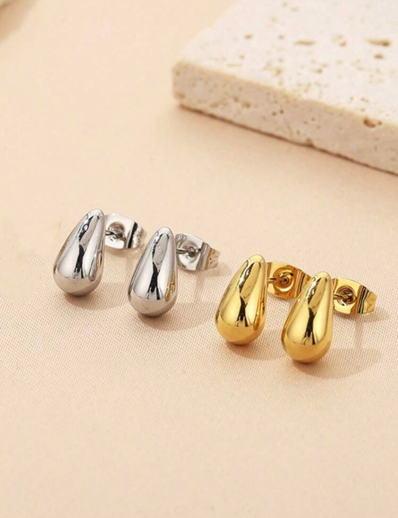 Micro teardrop earring and necklace set