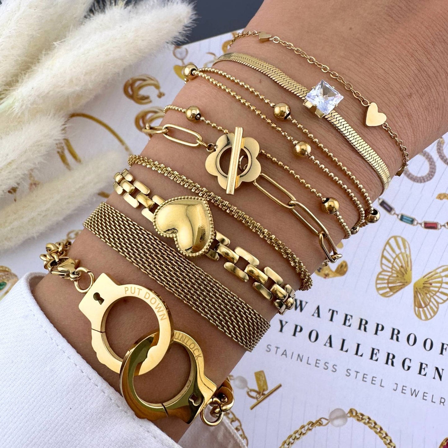 Hearts full of love bracelet