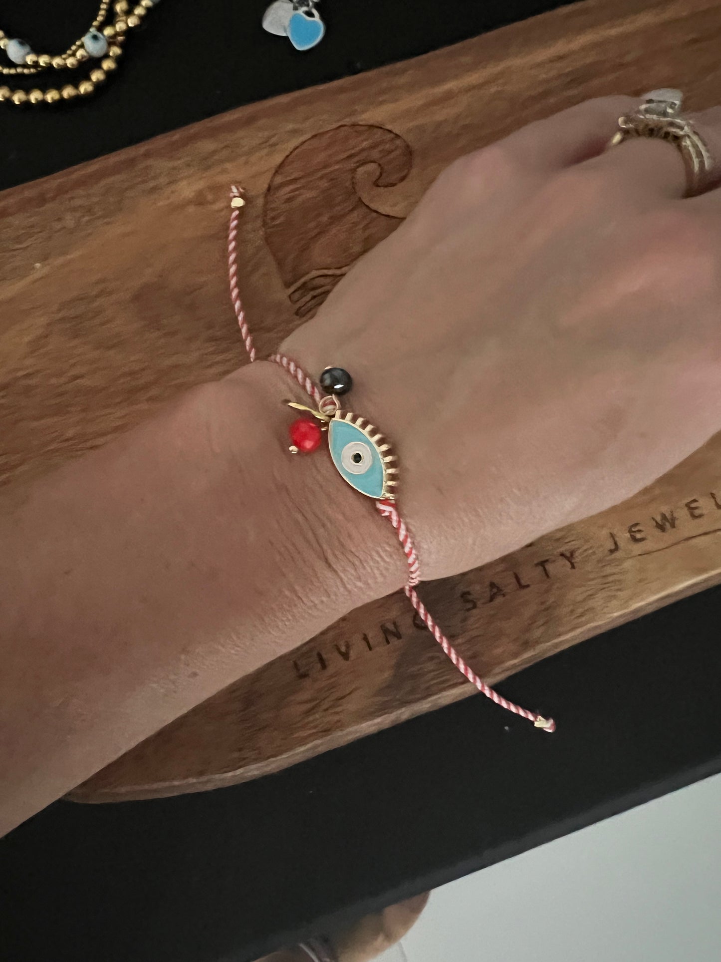 Protection evil eye bracelet with azabache
