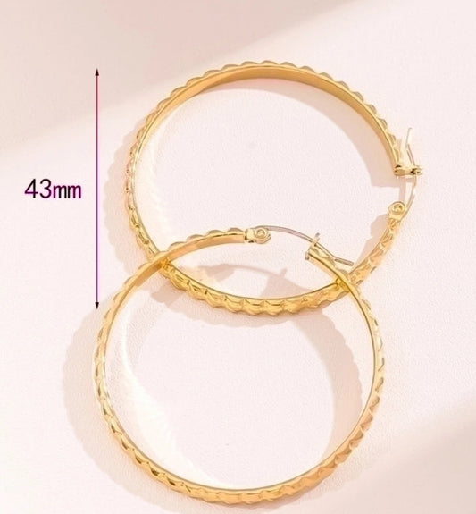 Concave round hoops