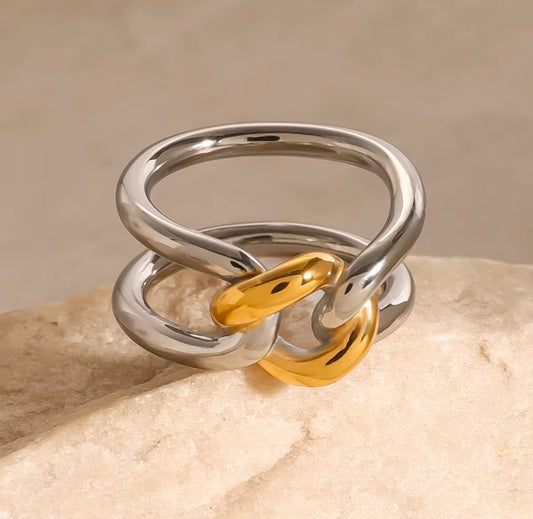 Two tone knot ring