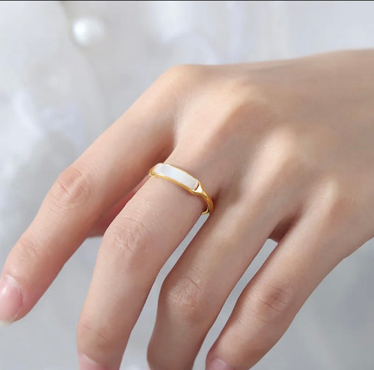 Dainty gold ring mother of pearl