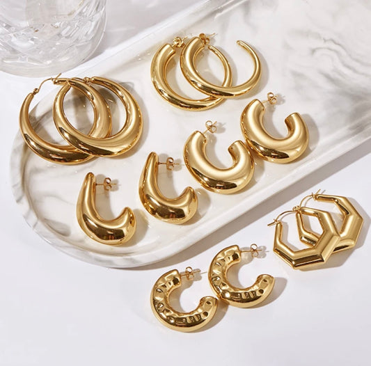Make a statement Chunky c hoop earrings