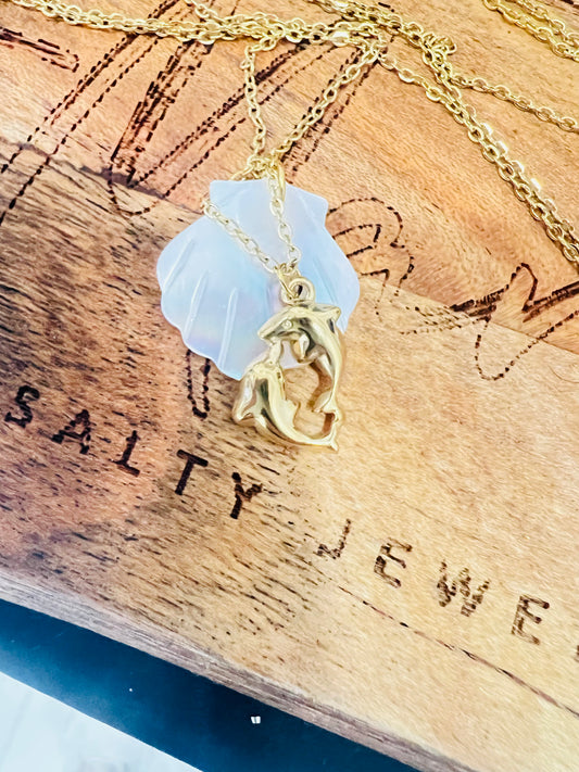 Seashell Mother of pearl Dolphin Necklace