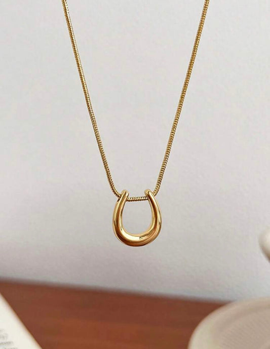 Horseshoe waterproof 18k gold plated necklace
