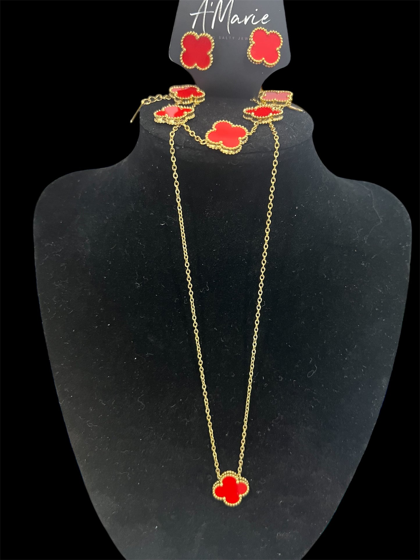 Red and gold four leaf closer set