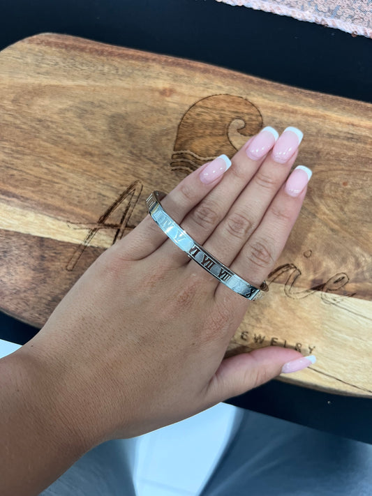 Roman numeral Silver Bangel