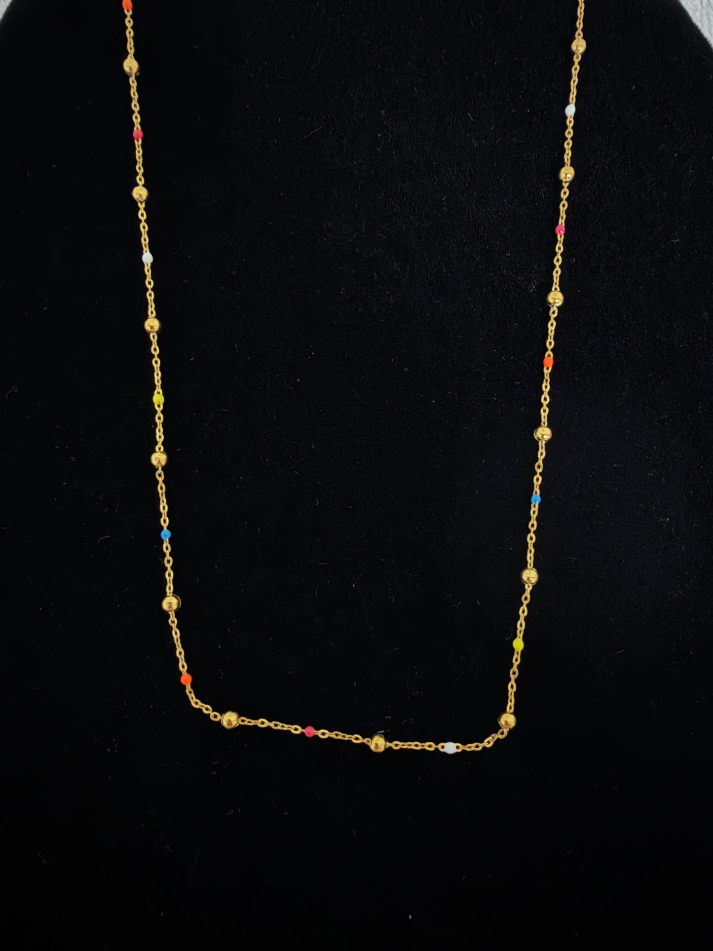 Colorful bead chocker