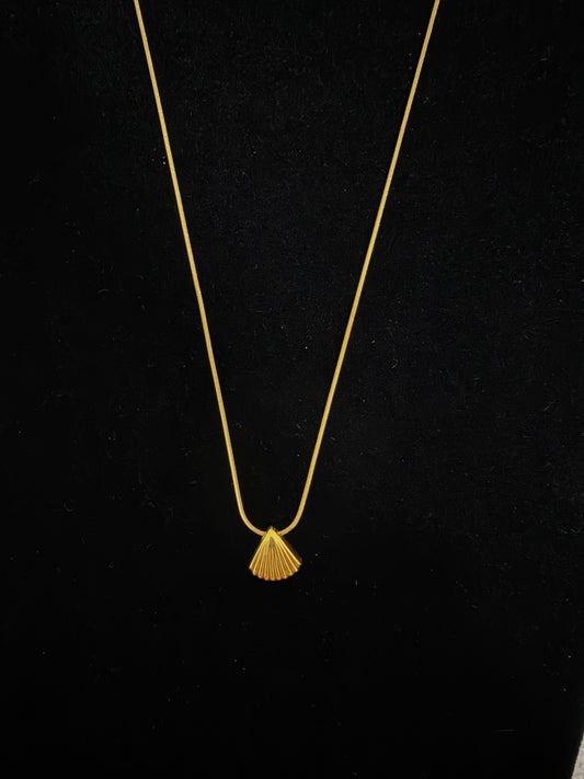 Seashell charm necklace